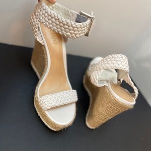 **MUST GO** NWOB Schultz Studded Wedges